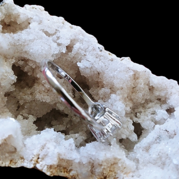 Silver Diamond Ring - Picture 5 of 10